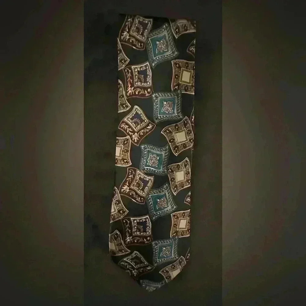 Free 💎Vintage Executive Club Neck Tie - Picture 5 of 12